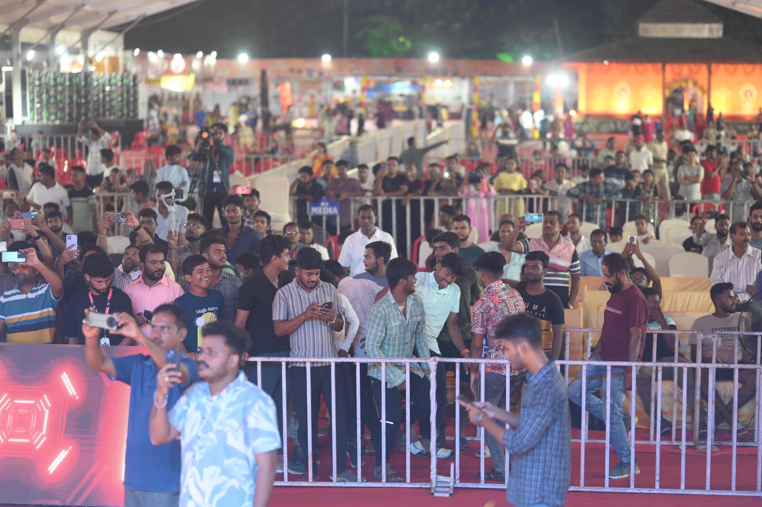 Steel Barricades Rental Service